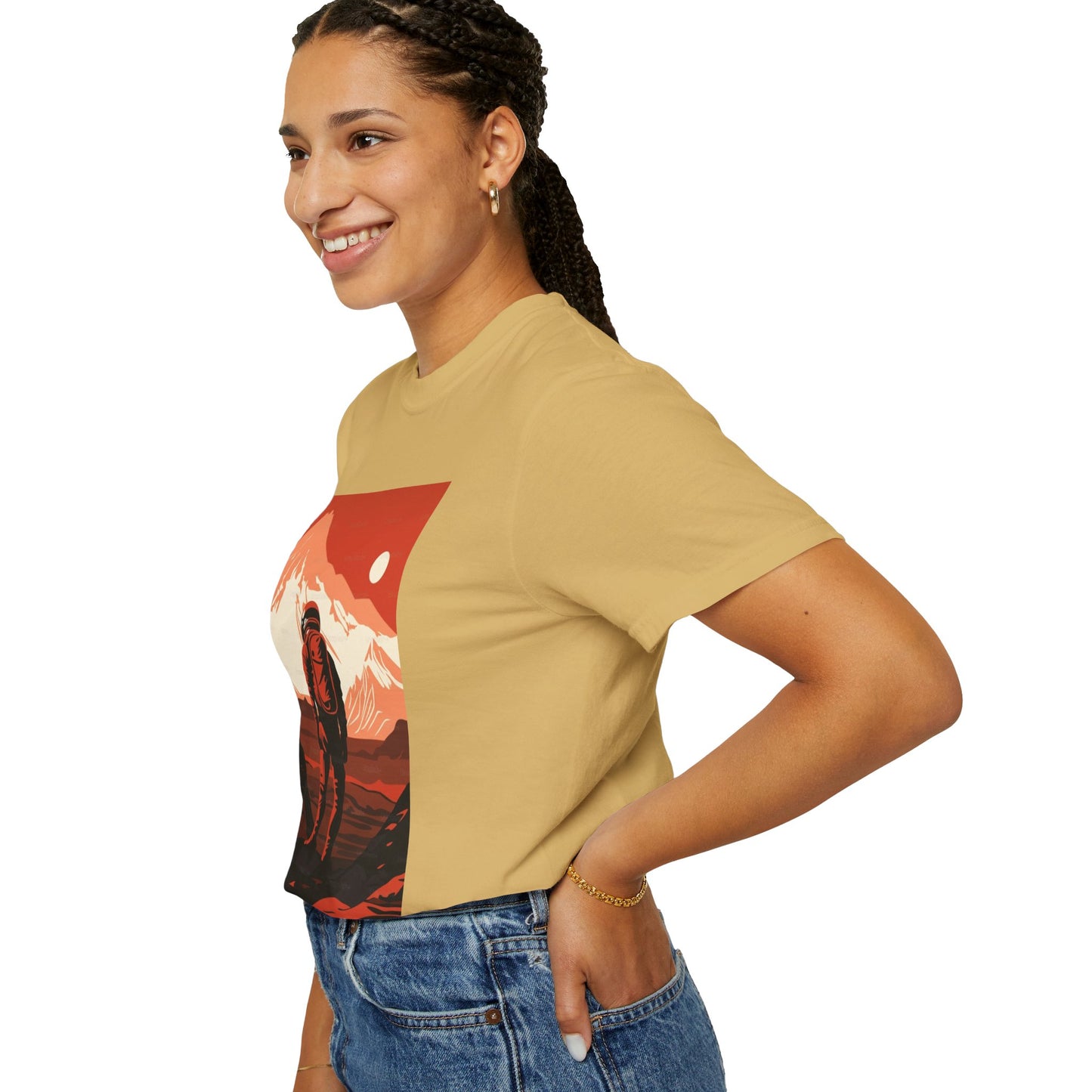 Relaxed fit of the Man On Mars Graphic T-Shirt, highlighting its versatility for both men and women in a boho vibe.