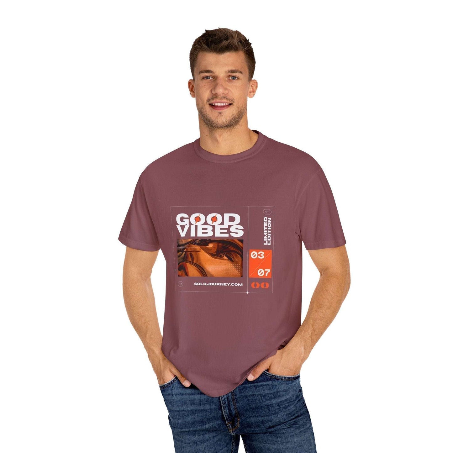 Good vibes Graphic Design - Vintage Aesthetic Outfit Pullover, OversizOur stylish Unisex Softstyle T-Shirt, designed for comfort and versatility. Crafted from high-quality, lightweight ring-spun cotton, this tee feels soft against the Solo JourneyWestern Graphic Shirt