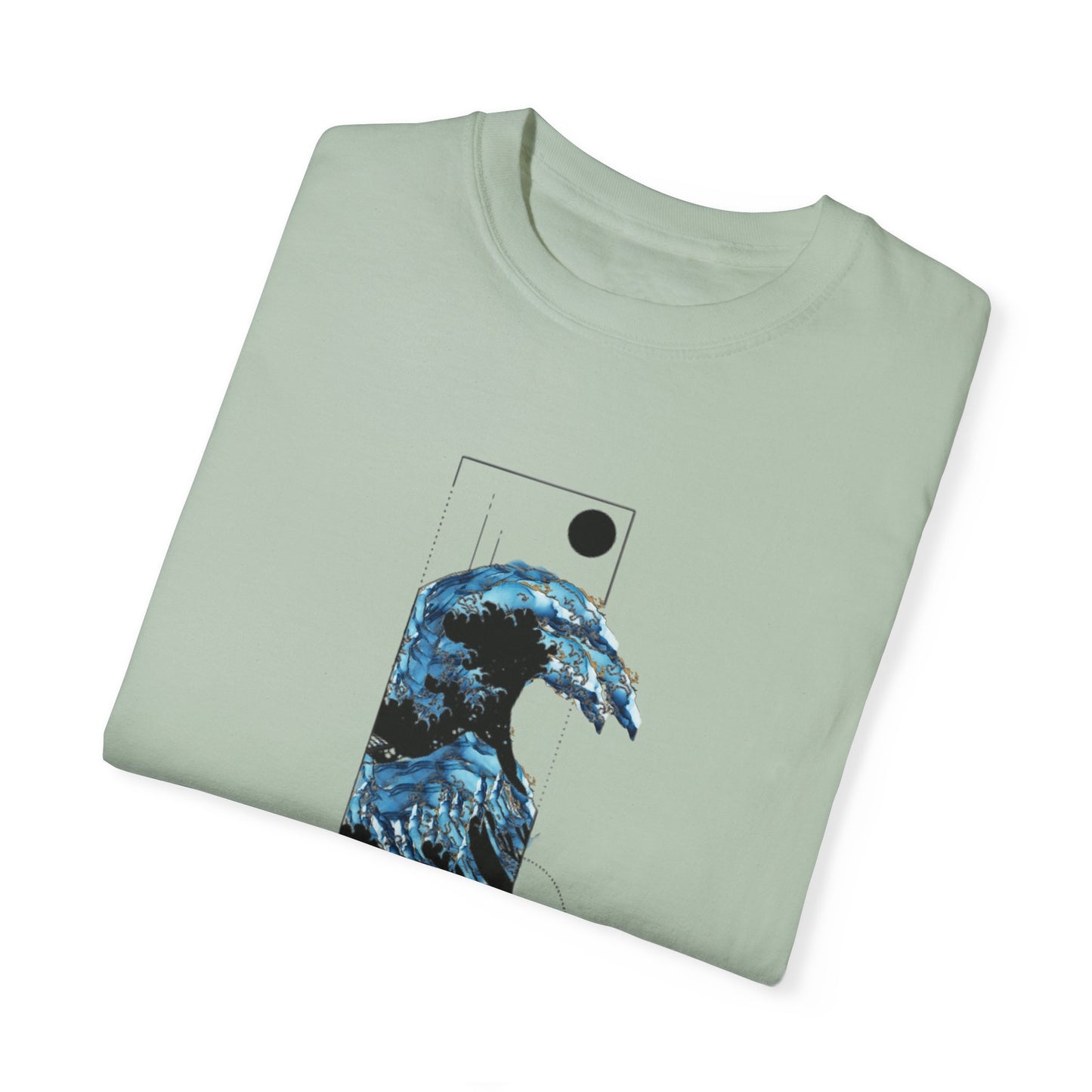 Waves Art Vintage Aesthetic Pullover - Oversized Boho T-Shirt in Organic Cotton displayed on a model showcasing its unique hand-drawn print and relaxed fit.