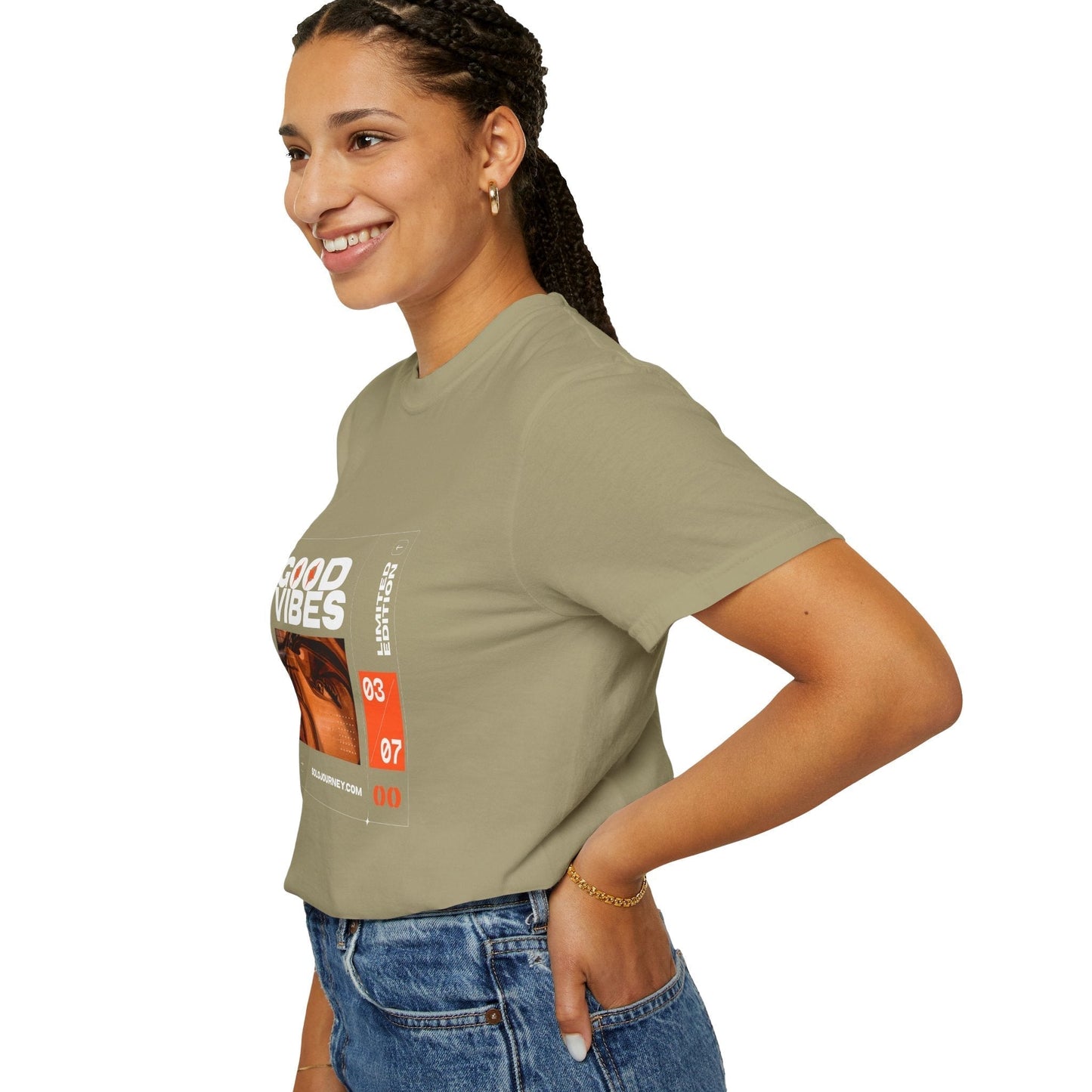 Model wearing Good Vibes Graphic Design Pullover, an oversized t-shirt in vintage boho style, ideal for relaxed looks.